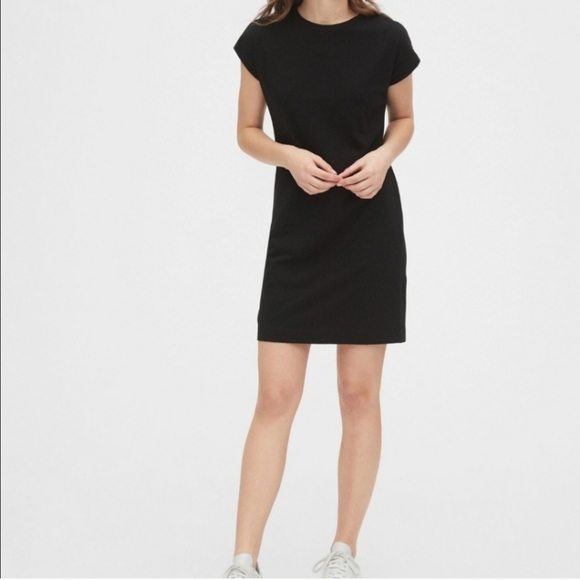H&M Dresses & Skirts - H&M Basic Black T-Shirt Dress